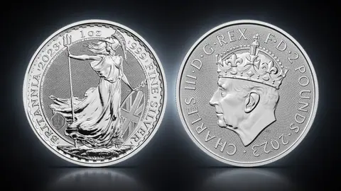 "Коронация Британии" 2023 г. 31,1 г. ч. серебра. Великобритания.