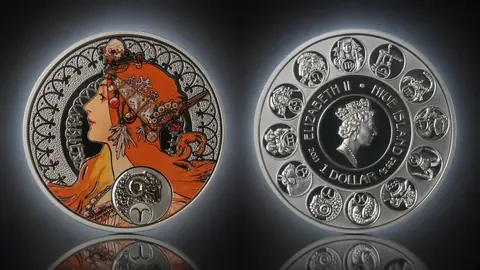 "Зодиак Альфонса Мухи - Овен"2011г. 28,28 г.ч. серебра. Ниуэ
